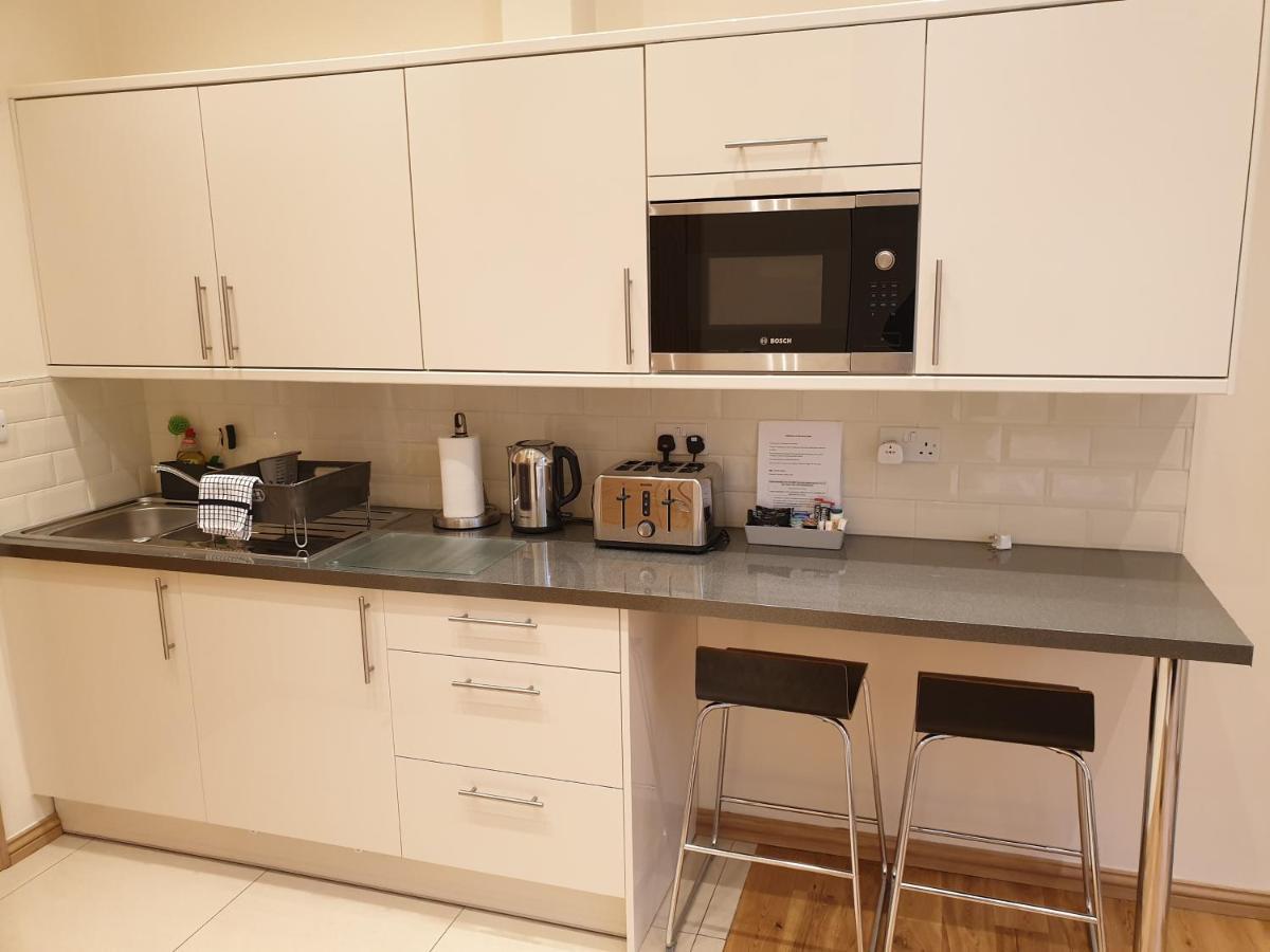 Apartment London Luxury: Spacious 3-bed Near Tube With Parking