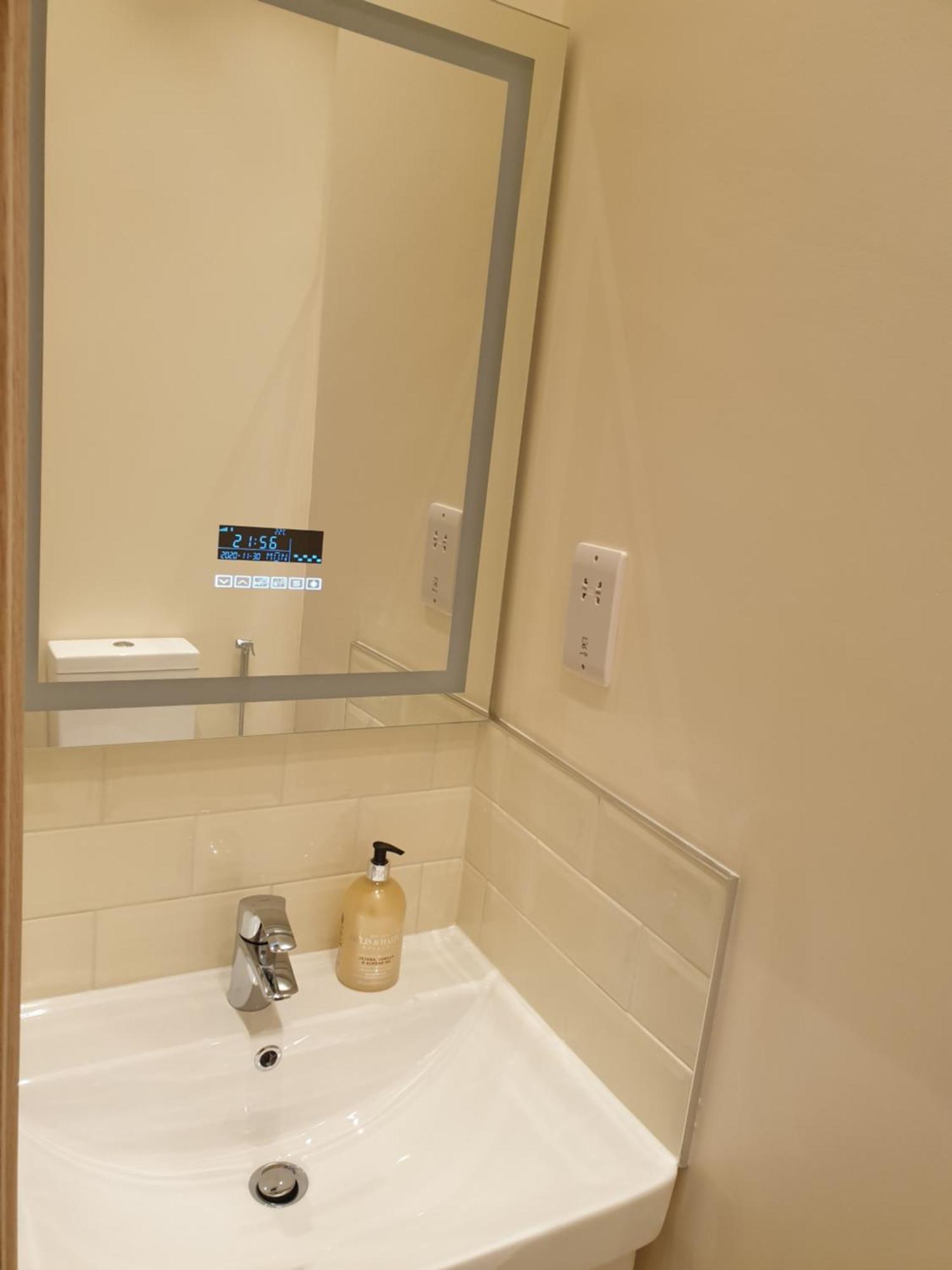 Apartment London Luxury: Spacious 3-bed Near Tube With Parking *