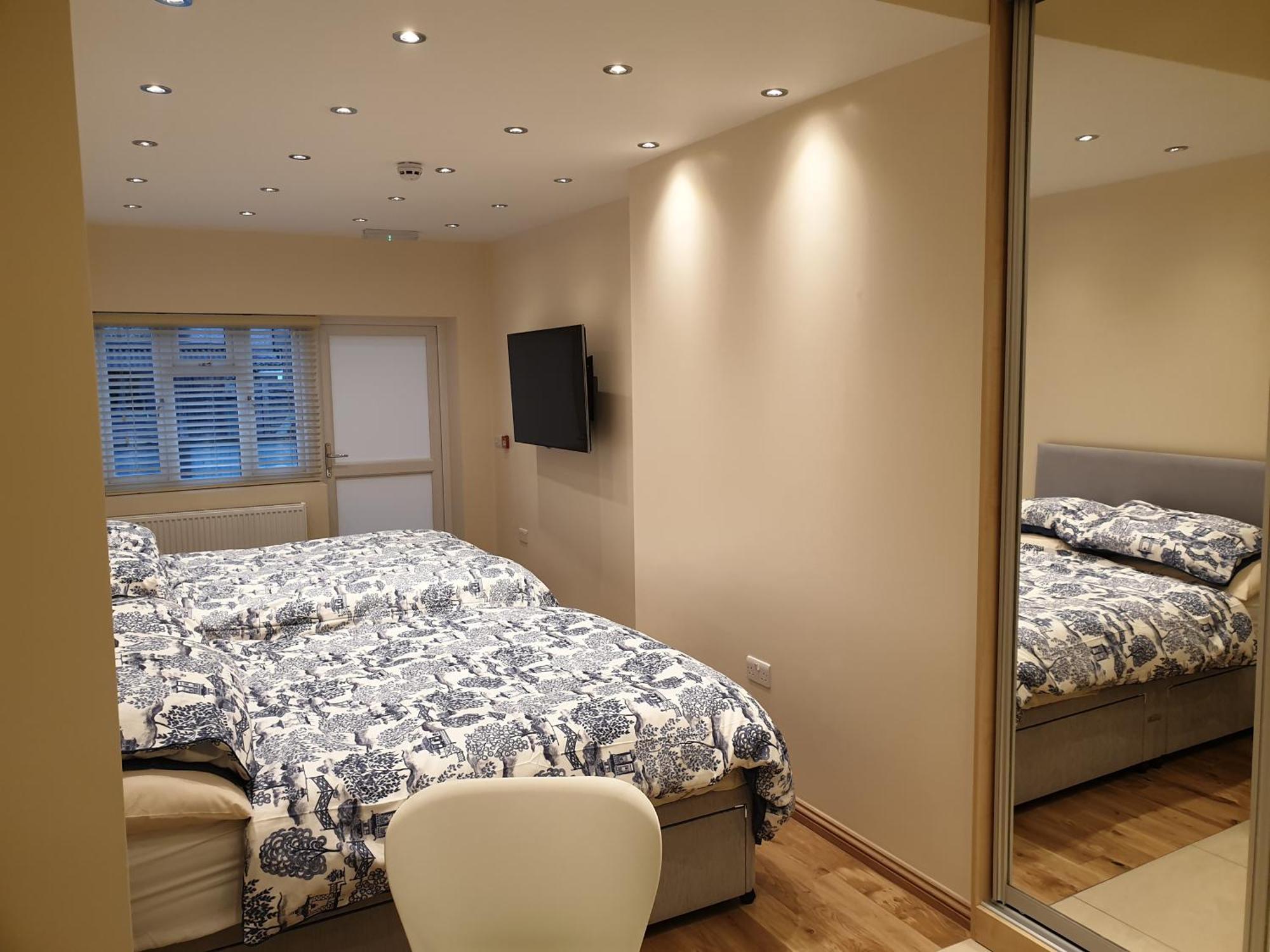Apartment London Luxury: Spacious 3-bed Near Tube With Parking