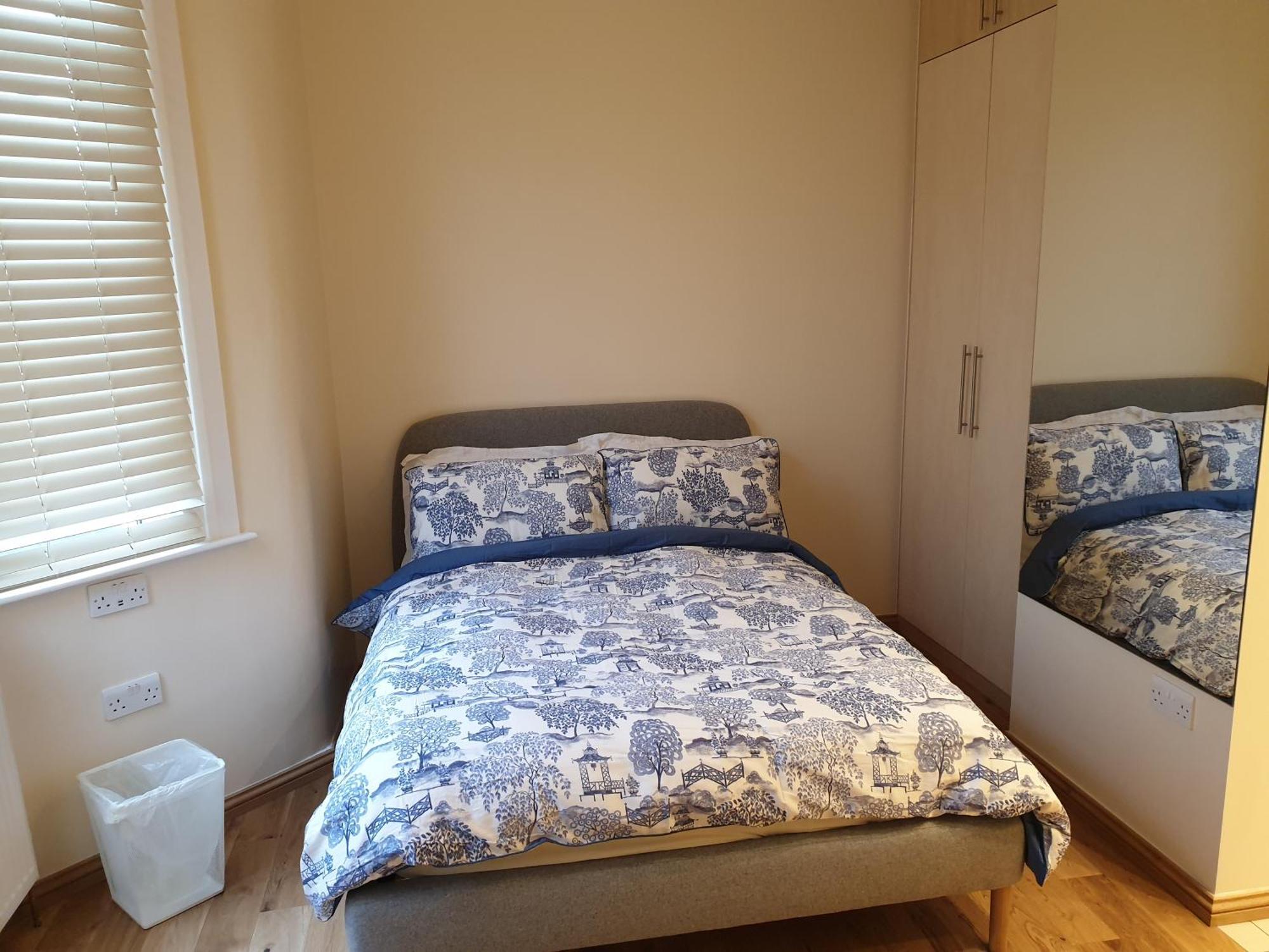 Apartment London Luxury: Spacious 3-bed Near Tube With Parking *
