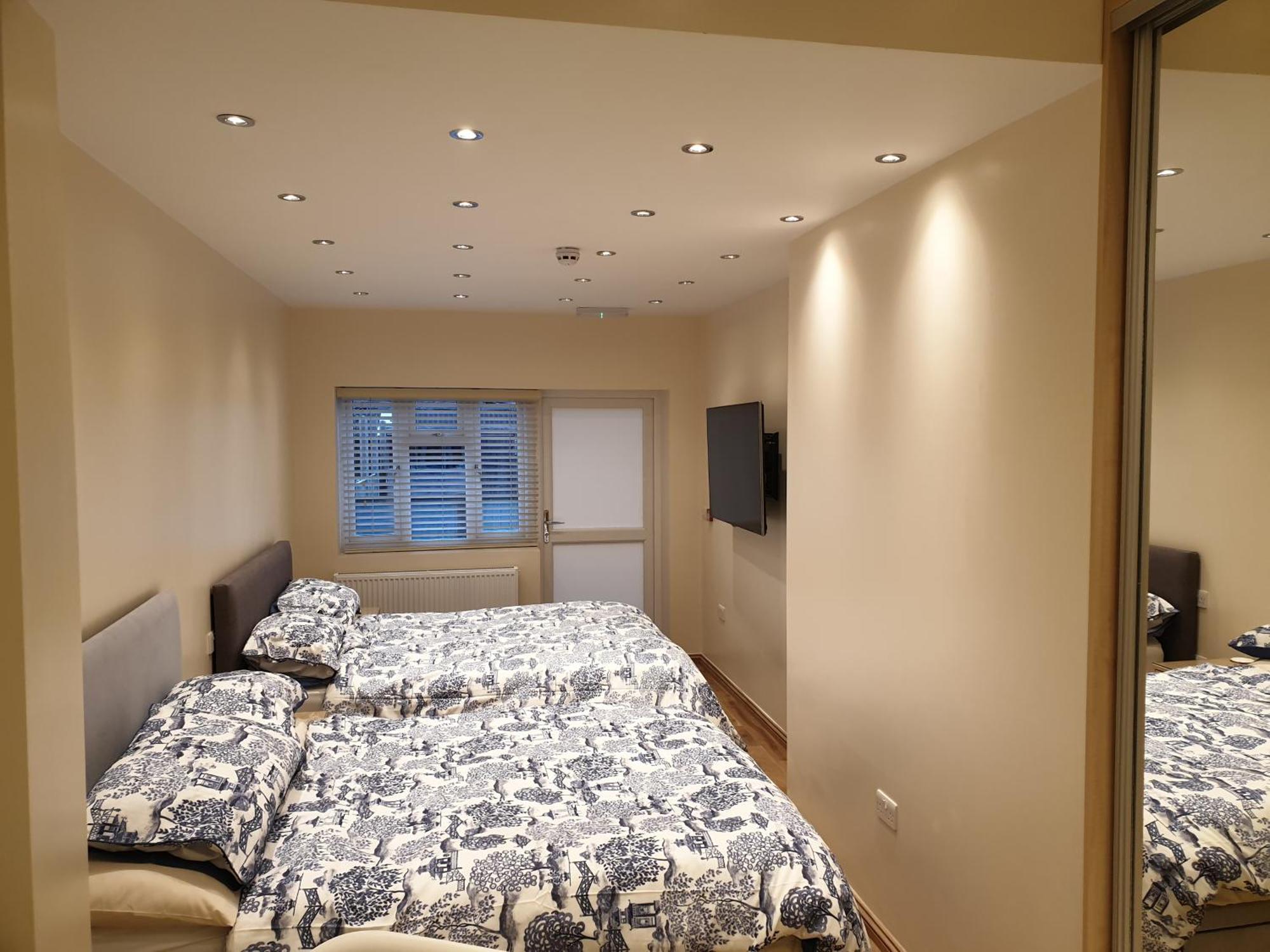 Apartment London Luxury: Spacious 3-bed Near Tube With Parking *